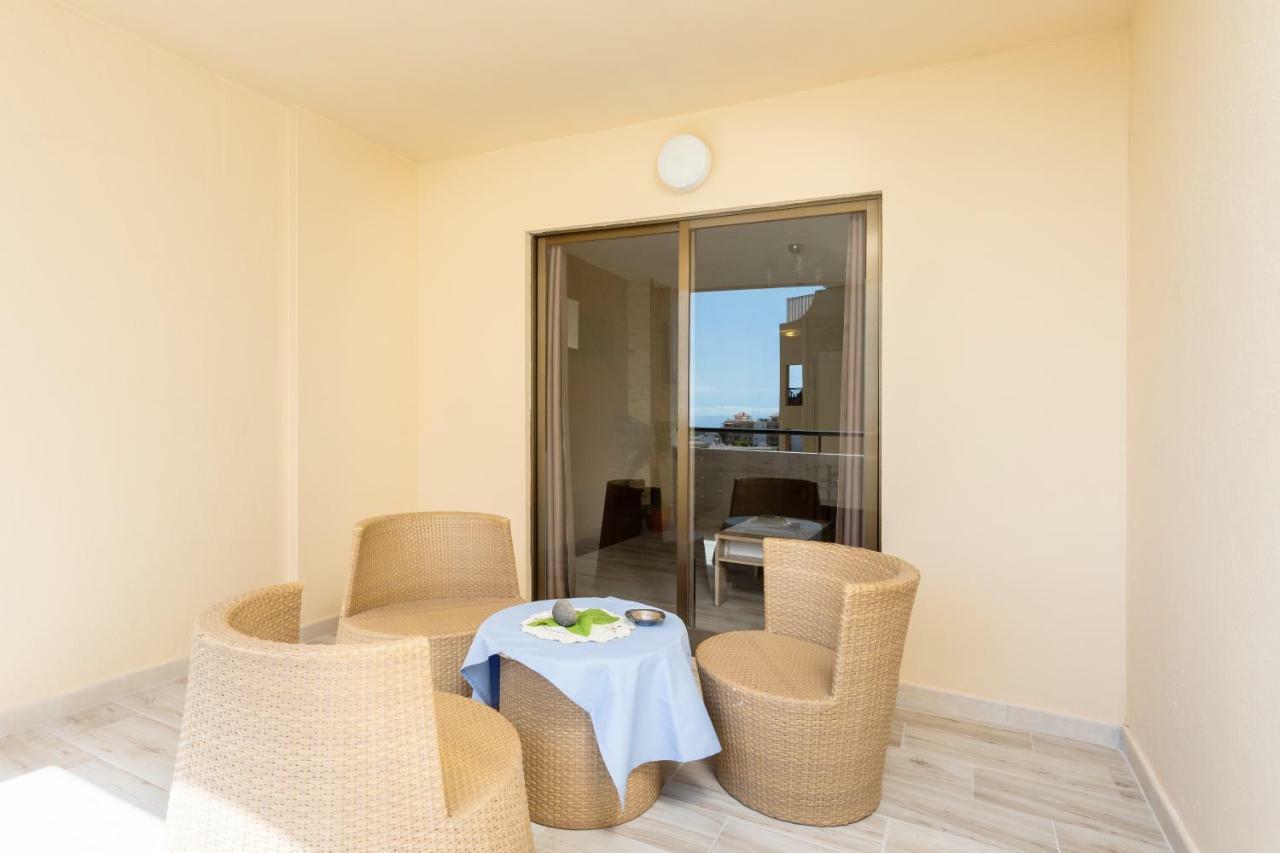 Tropic Apartments En Castle Harbour Лос Кристианос Экстерьер фото